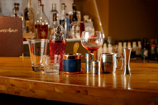 Pflege für Marken-Glaswaren – Urban Bar
