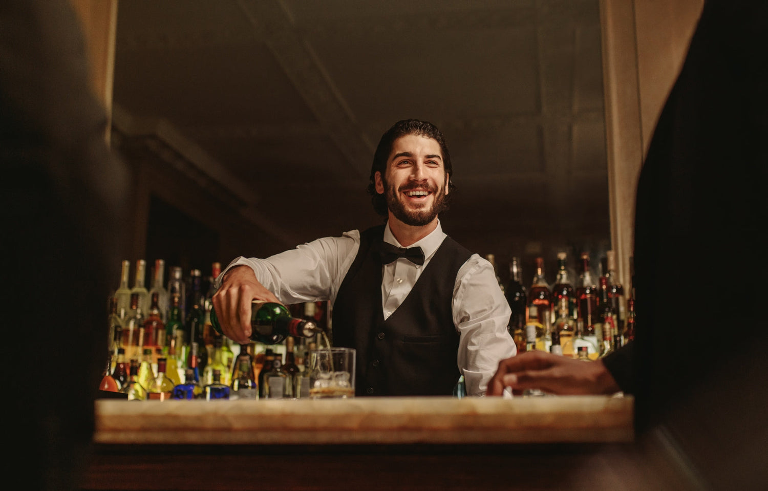 Bartender vs Mixologist: What’s the Difference?