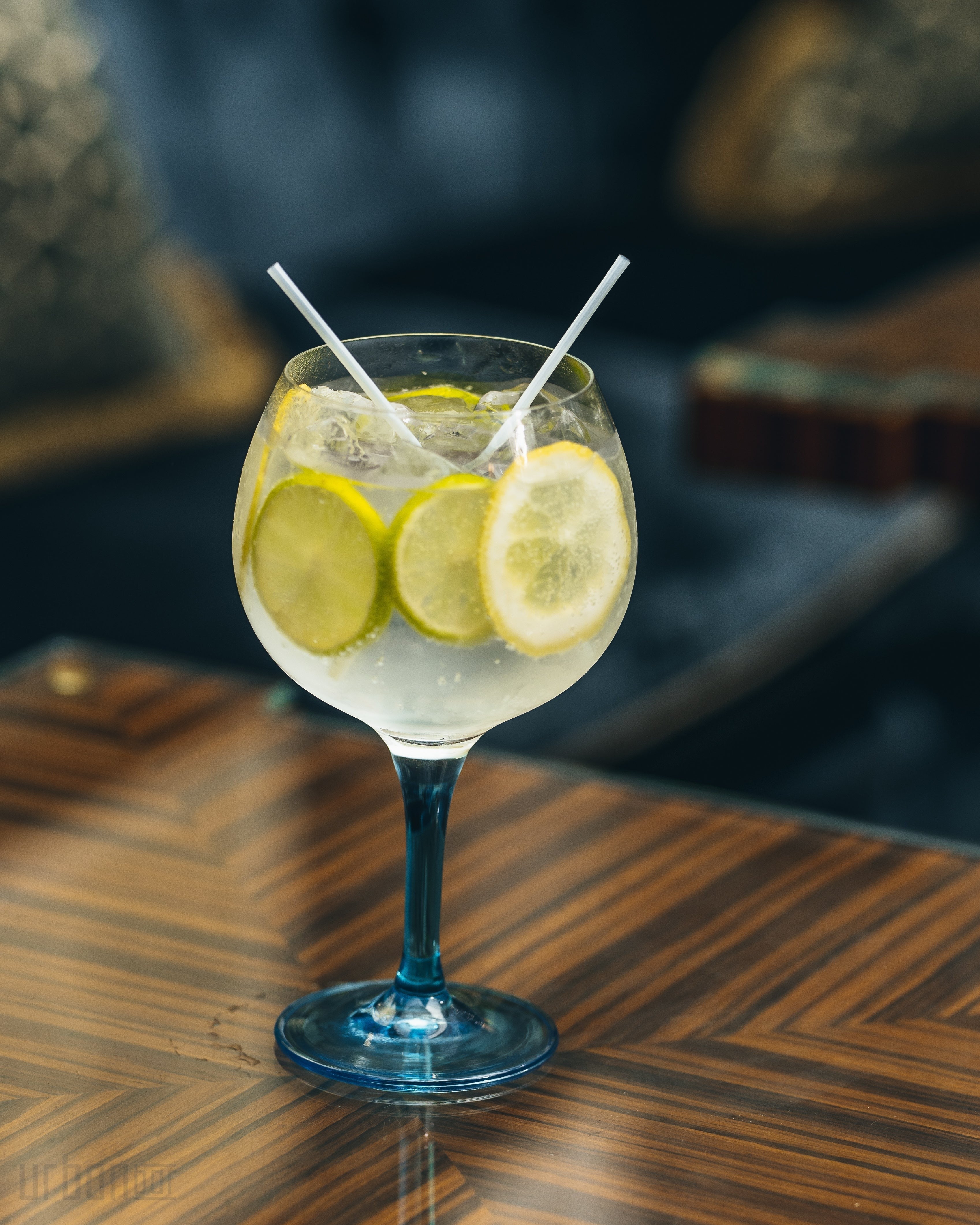 Copa de ginebra con tallo azul, 60 cl