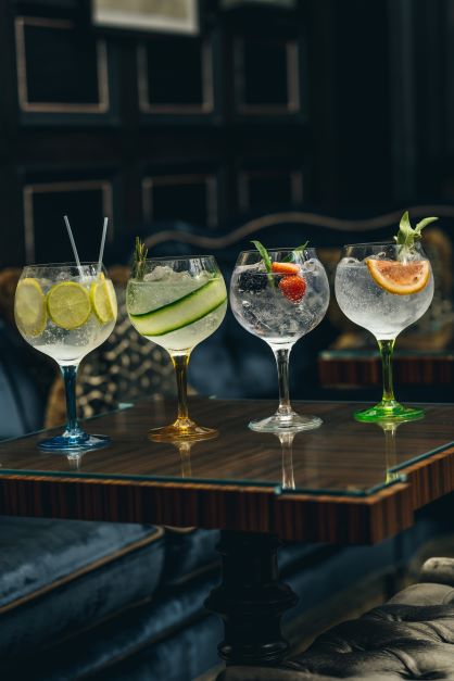 Copa de ginebra con tallo ámbar y forma de globo, 60 cl