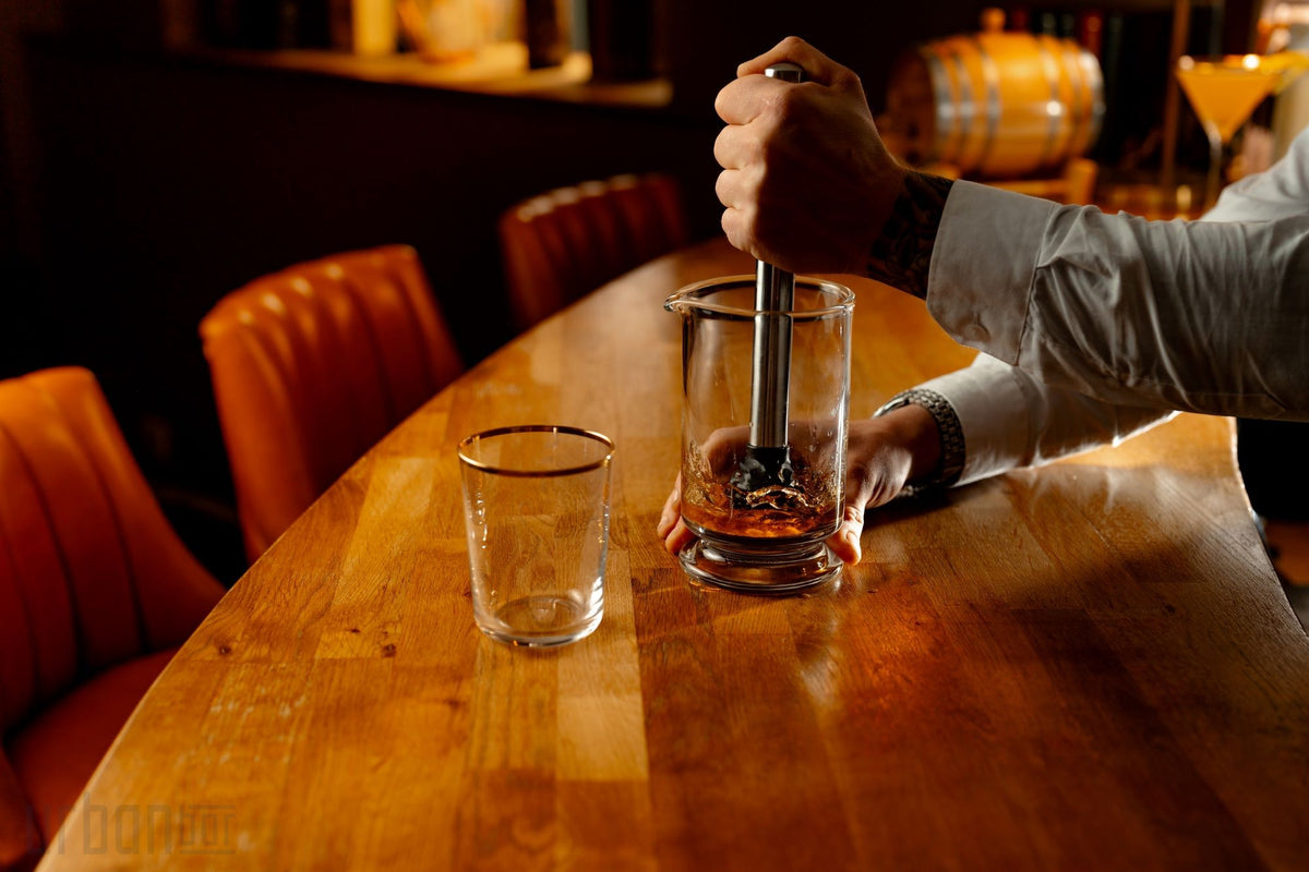 Vaso alto Fluet con borde dorado de 45 cl
