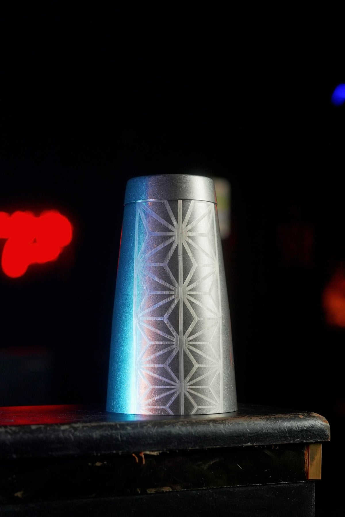Shaker à cocktail géométrique tin-on-tin